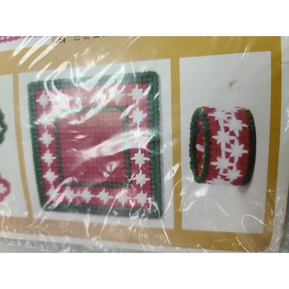 Vintage Creative Circle Kit #2800 Gingham & Snowflake 4 Napkins Needlecraft - Picture 3 of 9